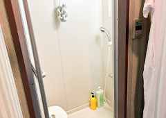 温水シャワールーム完備（1回200円）